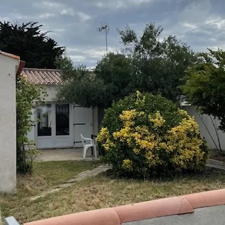 펜션 Maison A La Gueriniere, Proche Plage, Pour 6 Personnes Avec Wifi - Fr-1-823-25