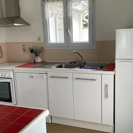 Holiday home Maison A La Gueriniere, Proche Plage, Pour 6 Personnes Avec Wifi - Fr-1-823-25 *