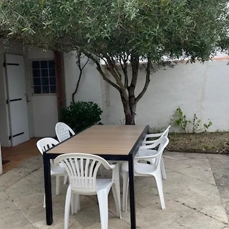 Σπίτι διακοπών Maison A La Gueriniere, Proche Plage, Pour 6 Personnes Avec Wifi - Fr-1-823-25