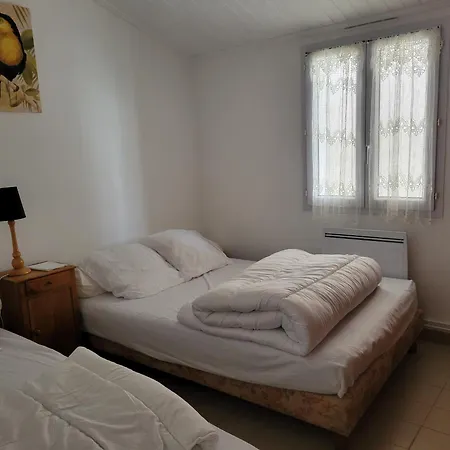 Maison A La Gueriniere, Proche Plage, Pour 6 Personnes Avec Wifi - Fr-1-823-25 *